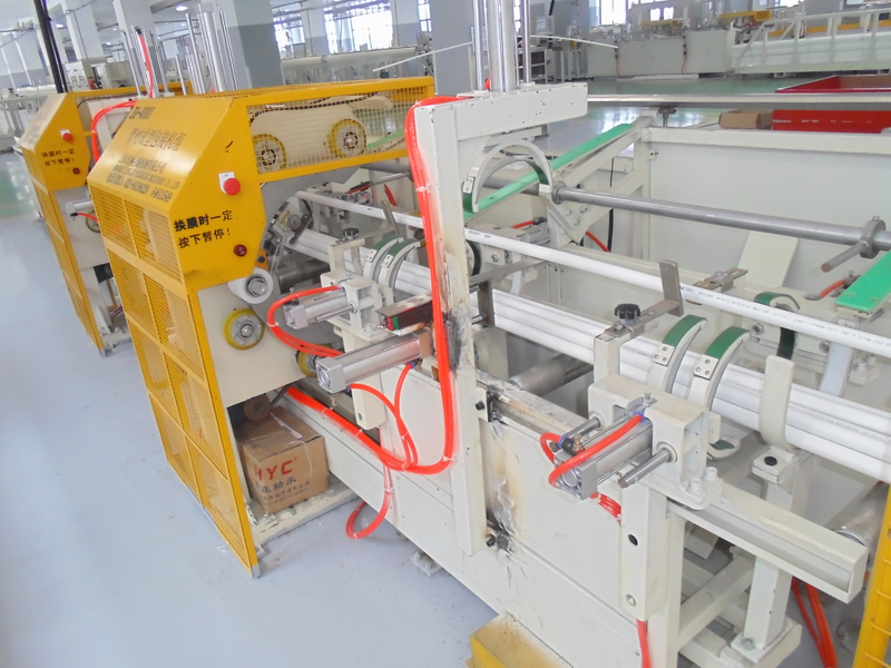 Máquina empaquetadora de tubos de plástico