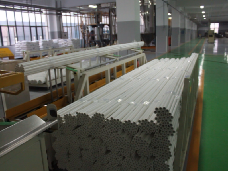 Máquina empaquetadora de tubos de plástico