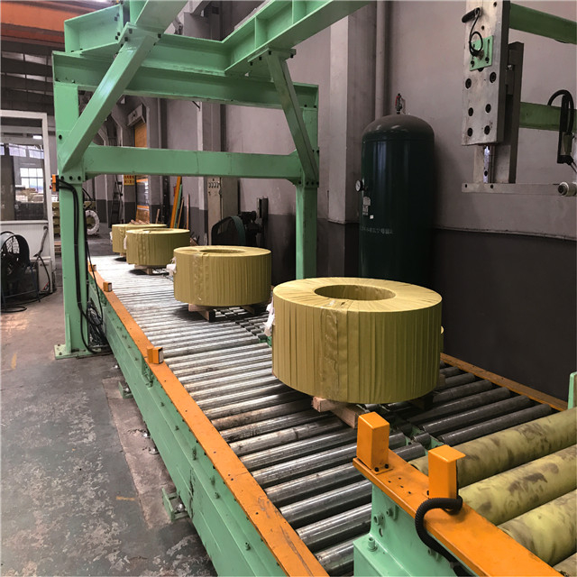 Aplicación de línea de embalaje horizontal de bobinas de acero pesado 
