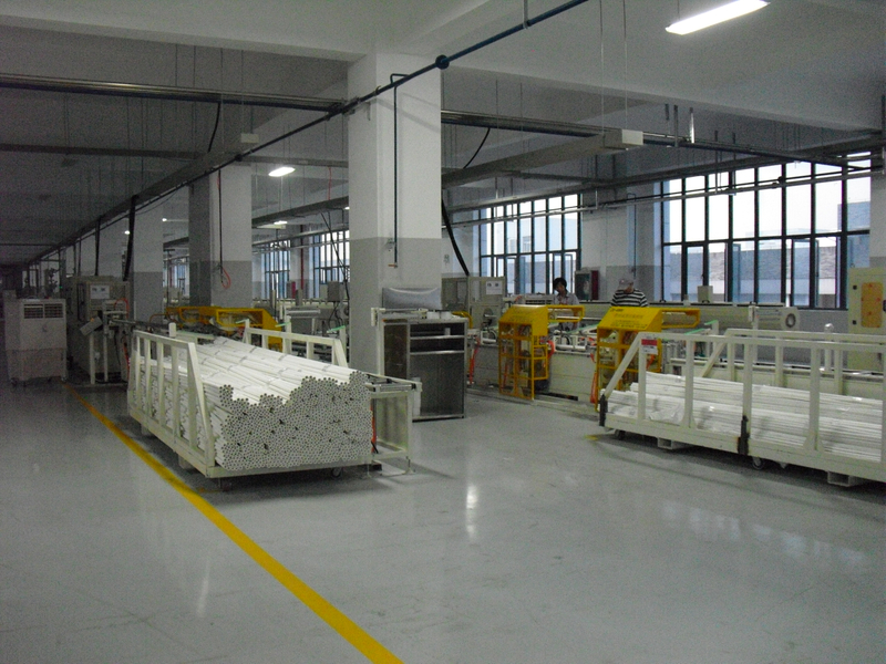 Máquina empaquetadora de tubos de plástico