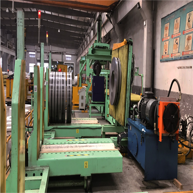 Aplicación de línea de embalaje horizontal de bobinas de acero pesado 